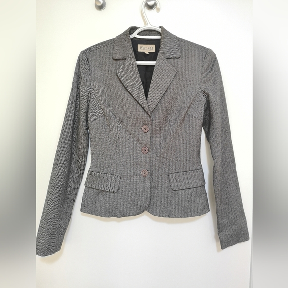 RW & CO BUSINESS SUIT. - Picture 2 of 16